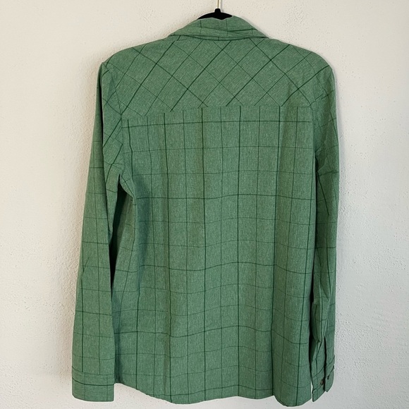 AVALANCHE Man Green Full Button Down Shirt with Zip Pocket, Size Small - Picture 7 of 7